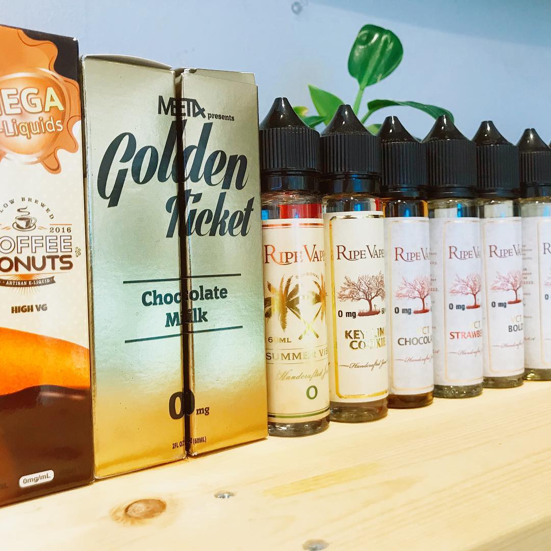 from Instagram おはようございますVAPEstore大通です昨日から雪まつり大通、すすきの会場始まっていますね！大人気VCT